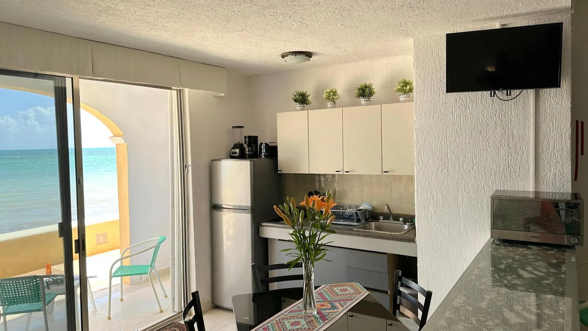 Beautiful Condo A Few Stps To Sea Cancun Apartment