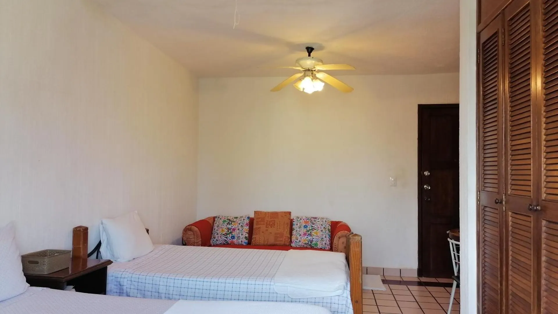 Beautiful Condo A Few Stps To Sea Cancun Apartment