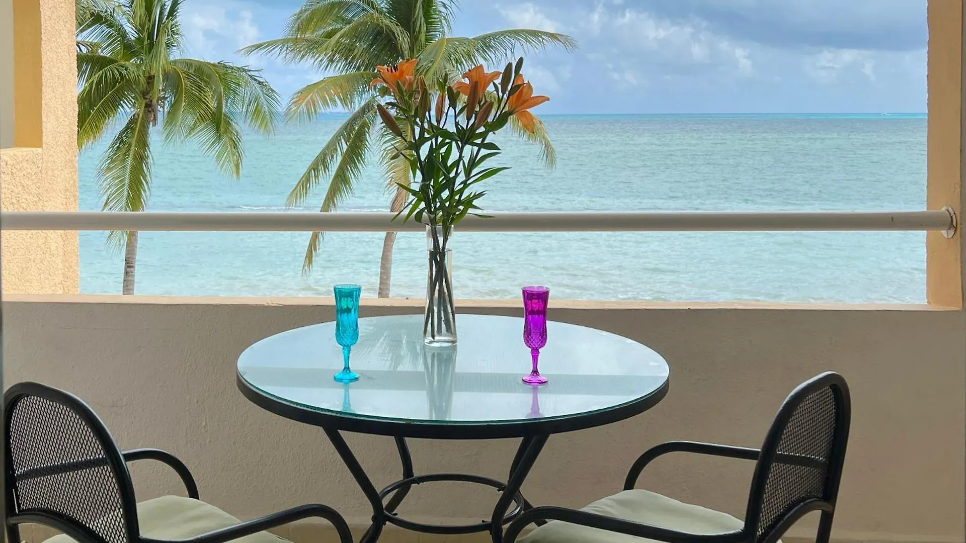 Apartment Beautiful Condo A Few Stps To Sea Cancun Mexico