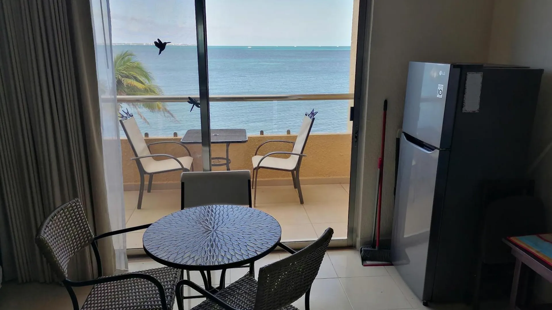 Beautiful Condo A Few Stps To Sea Cancún México
